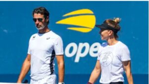 Read more about the article Trădarea lui Patrick Mouratoglou față de Simona Halep e completă. Cu ea a înlocuit-o pe româncă: au apărut imaginile